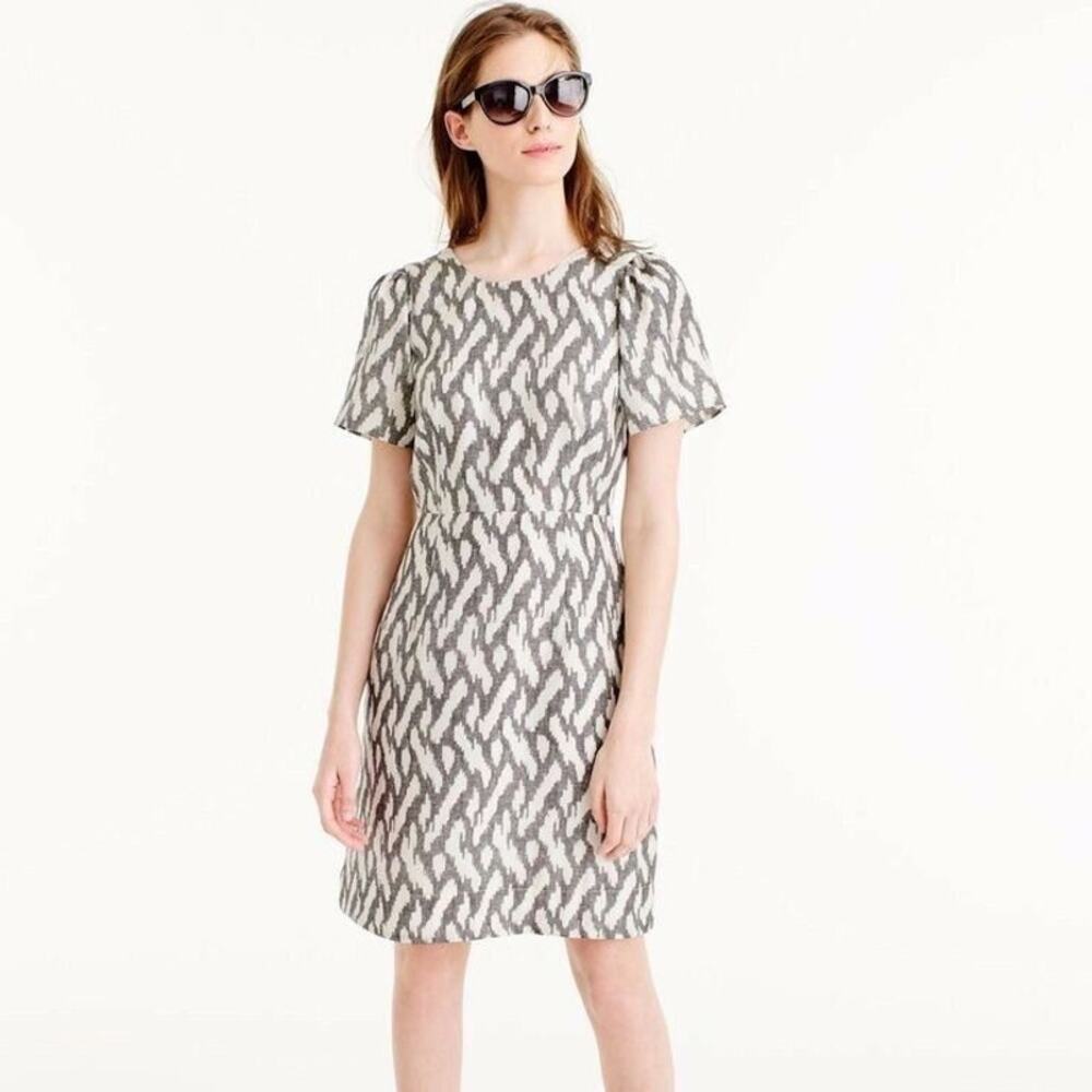 J. Crew Gray White Silk Flutter Short Sleeve Abstract Ikat Pattern Dress Size 8